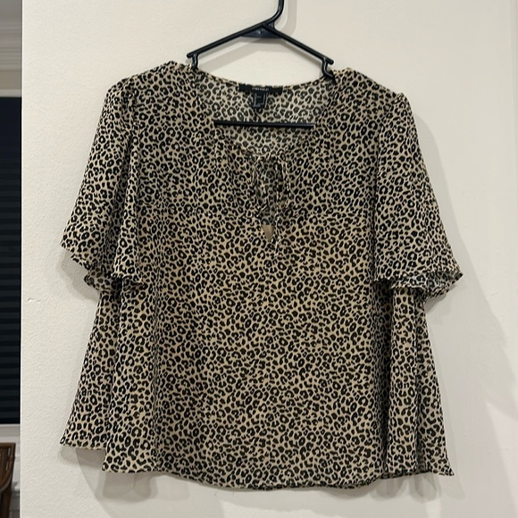 Forever 21 cheetah top- large - Picture 1 of 5